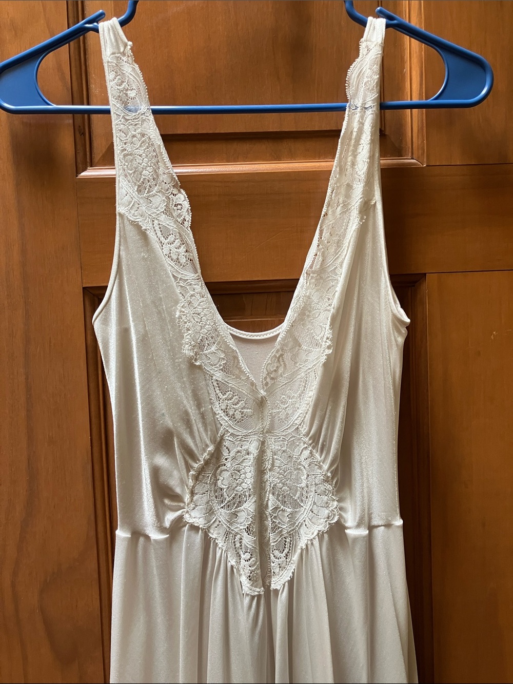 WHITE VINTAGE OLGA